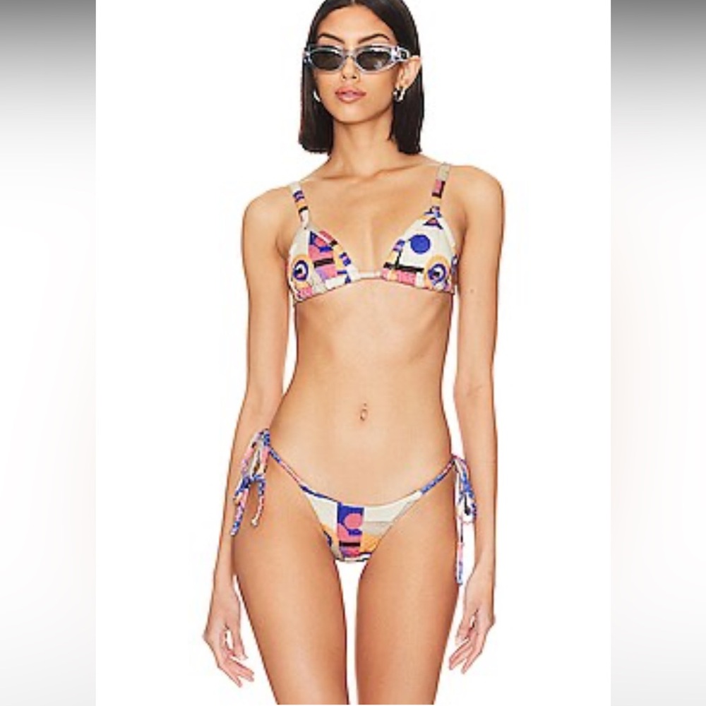 - Mello the label - NWOT - top and bottom, in color Canvas